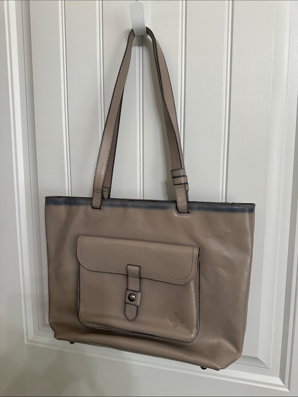 Patricia Nash Tote Appears New